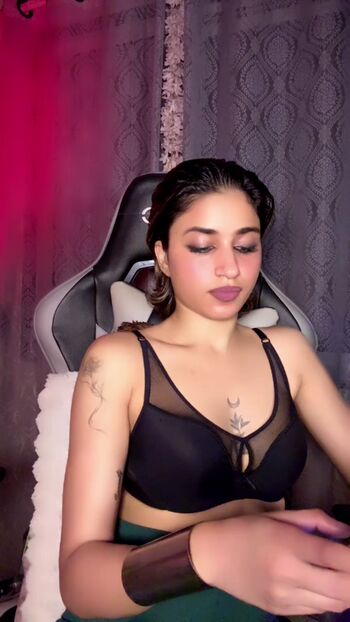 Full leaked Naina private onlyfans photo