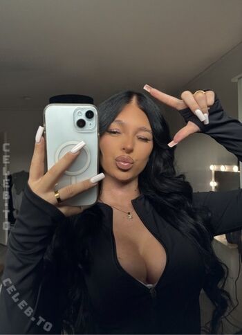 Full leaked Nananana private onlyfans photo