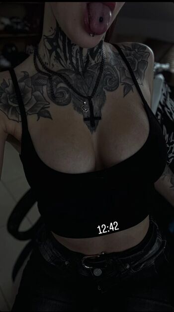 Full leaked Nanynkaftw private onlyfans photo
