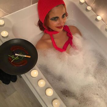 Full leaked Naomi scott page private onlyfans photo