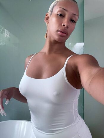 Full leaked Naomisharon private onlyfans photo