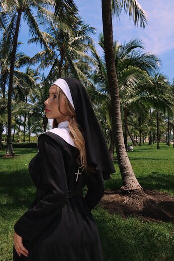 Full leaked Narminswrld private onlyfans photo