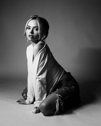 Full leaked Natalie alyn lind private onlyfans photo