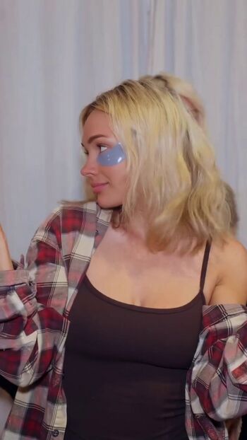 Natalie Alyn Lind