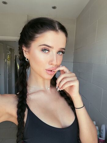 Full leaked Nataliebarness private onlyfans photo
