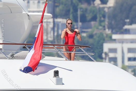 Full leaked Natasha poly page private onlyfans photo