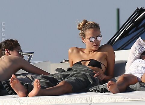 Full leaked Natasha poly page private onlyfans photo