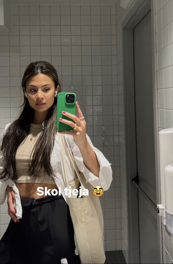 Full leaked Nathalie lok page private onlyfans photo