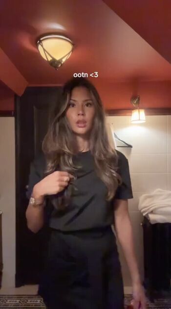 Full leaked Nathalie lok page private onlyfans photo