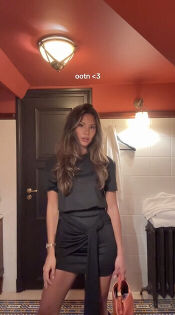 Full leaked Nathalie lok page private onlyfans photo