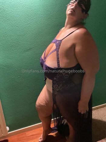 Full leaked Naturalhugeboobs private onlyfans photo