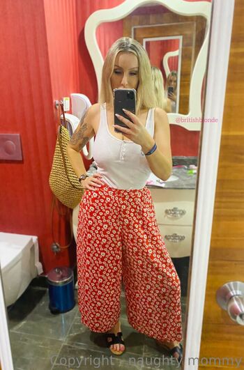 Full leaked Naughtymother private onlyfans photo