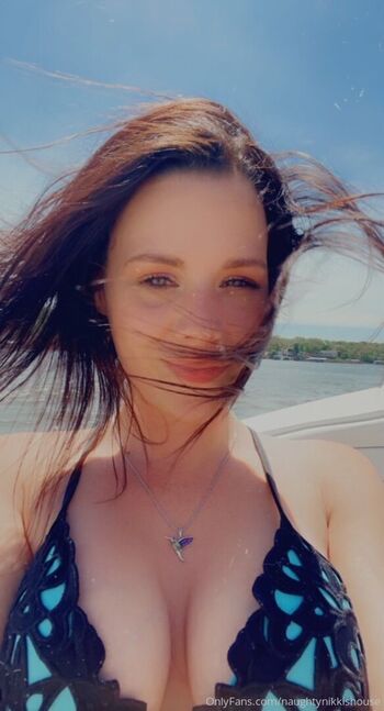 Full leaked Naughtynikkishouse private onlyfans photo