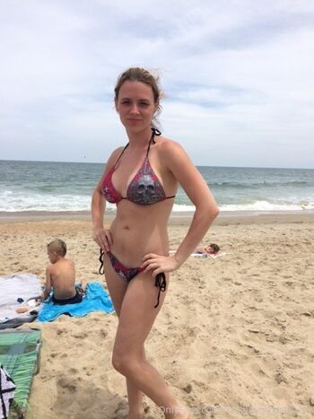 Full leaked Naughtynikkishouse private onlyfans photo