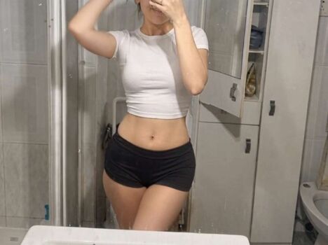 Full leaked Nayfi bardales private onlyfans photo