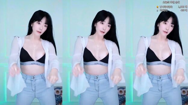 Full leaked Nayoon private onlyfans photo