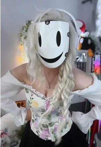 Full leaked Nelkucosplay private onlyfans photo