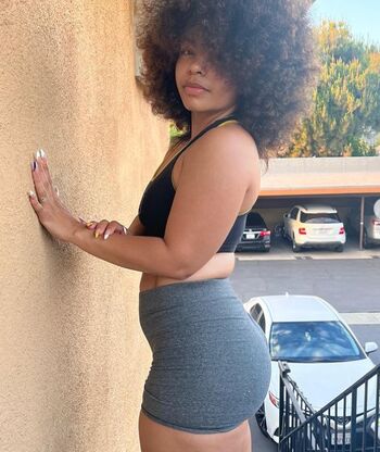 Full leaked Nelliface private onlyfans photo
