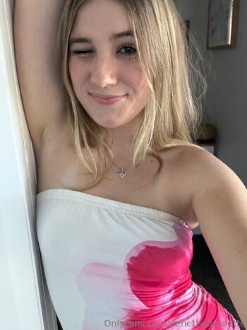 Full leaked Nenethebrunette private onlyfans photo