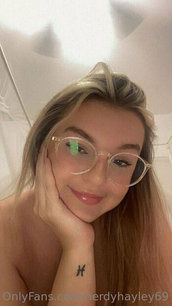 Full leaked Nerdyhayley private onlyfans photo
