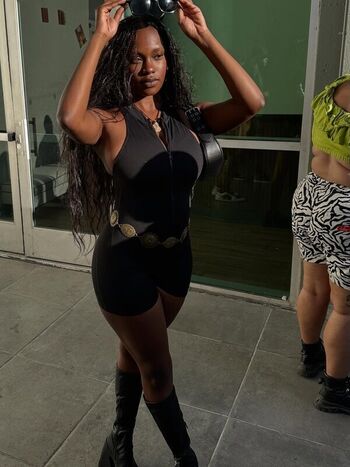 Full leaked Nia sondaya private onlyfans photo