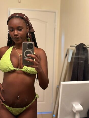 Full leaked Nia sondaya private onlyfans photo