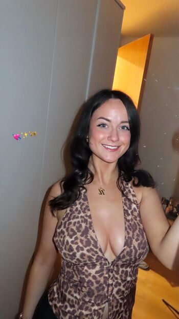 Full leaked Niamh cryan page private onlyfans photo