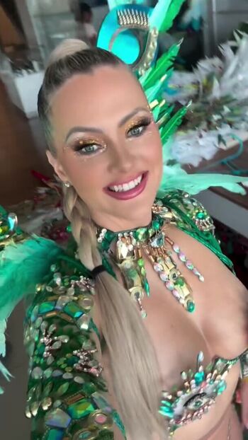 Nicole Arbour