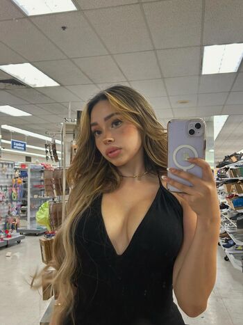 Full leaked Nicolledezaa private onlyfans photo