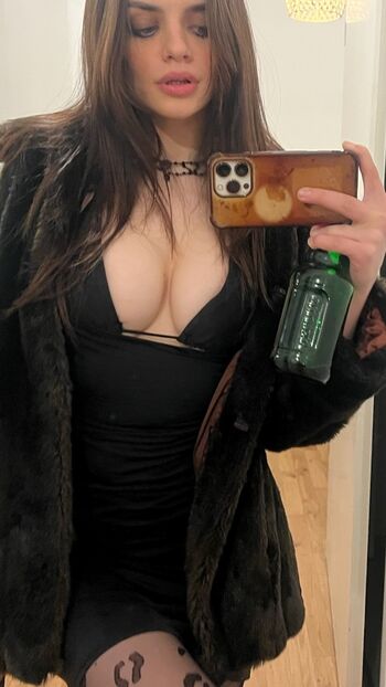 Full leaked Niiina es private onlyfans photo