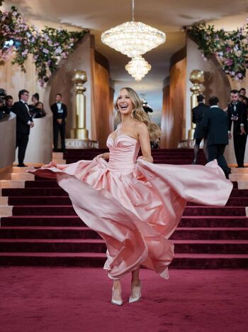 Full leaked Nikki glaser page private onlyfans photo