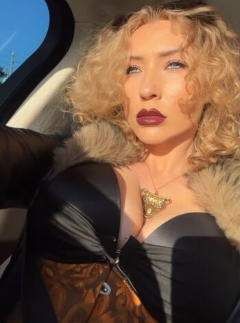 Full leaked Nikkita lyons page private onlyfans photo