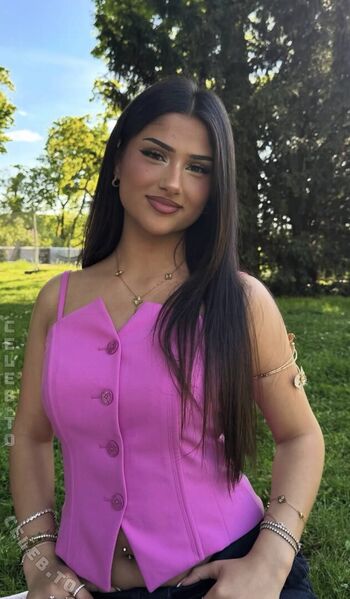 Full leaked Niloo wlz private onlyfans photo