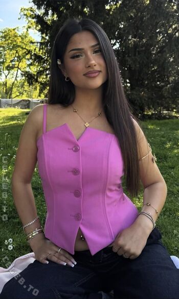Full leaked Niloo wlz private onlyfans photo
