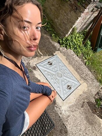 Full leaked Nilufer yanya private onlyfans photo