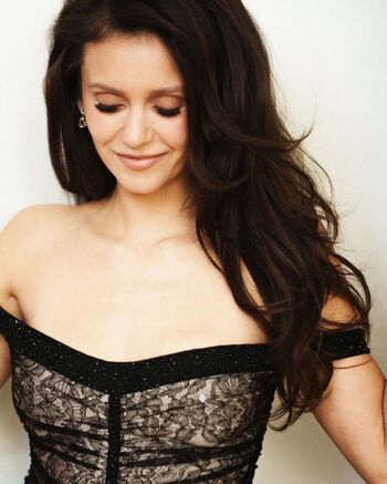 Nina Dobrev
