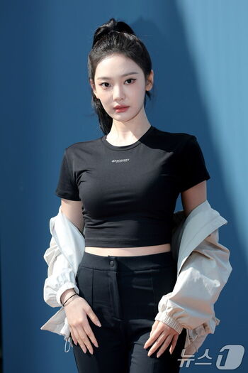 Full leaked Ningning aespa page private onlyfans photo