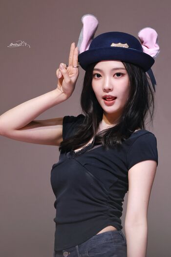 Full leaked Ningning aespa page private onlyfans photo