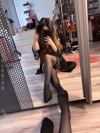 Full leaked Nini raven private onlyfans photo