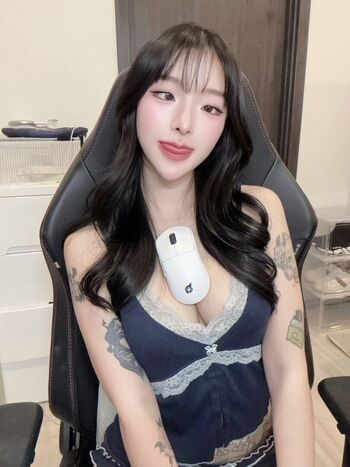 Full leaked Nnewys page private onlyfans photo