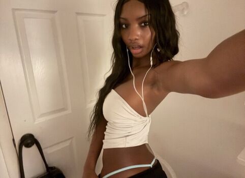 Full leaked No tattoos private onlyfans photo