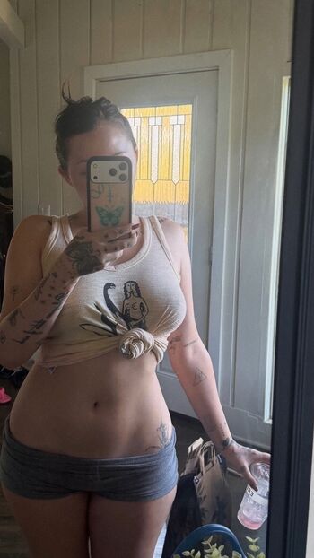 Full leaked Noah cyrus private onlyfans photo