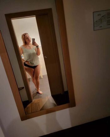 Full leaked Noemi private onlyfans photo