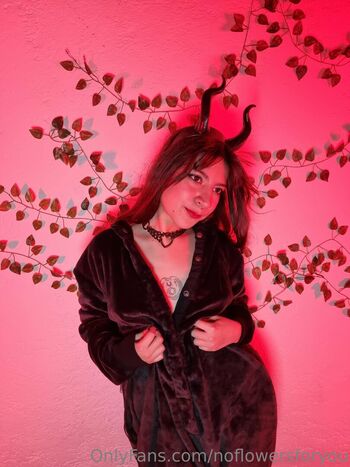 Full leaked Noflowersforyou page private onlyfans photo