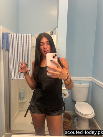 Full leaked Notmaggiecozart private onlyfans photo