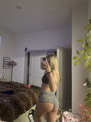 Full leaked Notyouraverageravebae private onlyfans photo