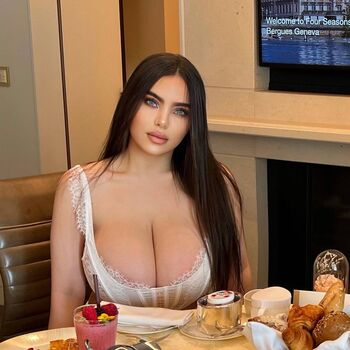 Full leaked Noure sahli private onlyfans photo