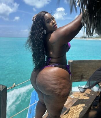 Full leaked Noushiex private onlyfans photo