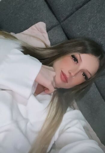 Full leaked Novinhas com peitos pequenos private onlyfans photo