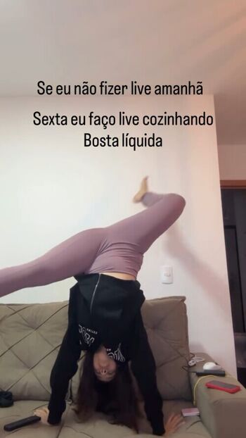 Novinhas Com Peitos Pequenos